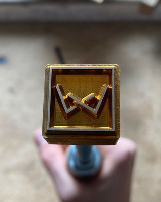 Vypalovací cejch vyráběný na zakázku.